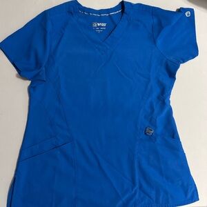 Wonder wink scrub top